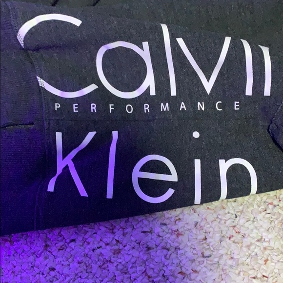 Calvin Klein sweatshirt. - Picture 2 of 2